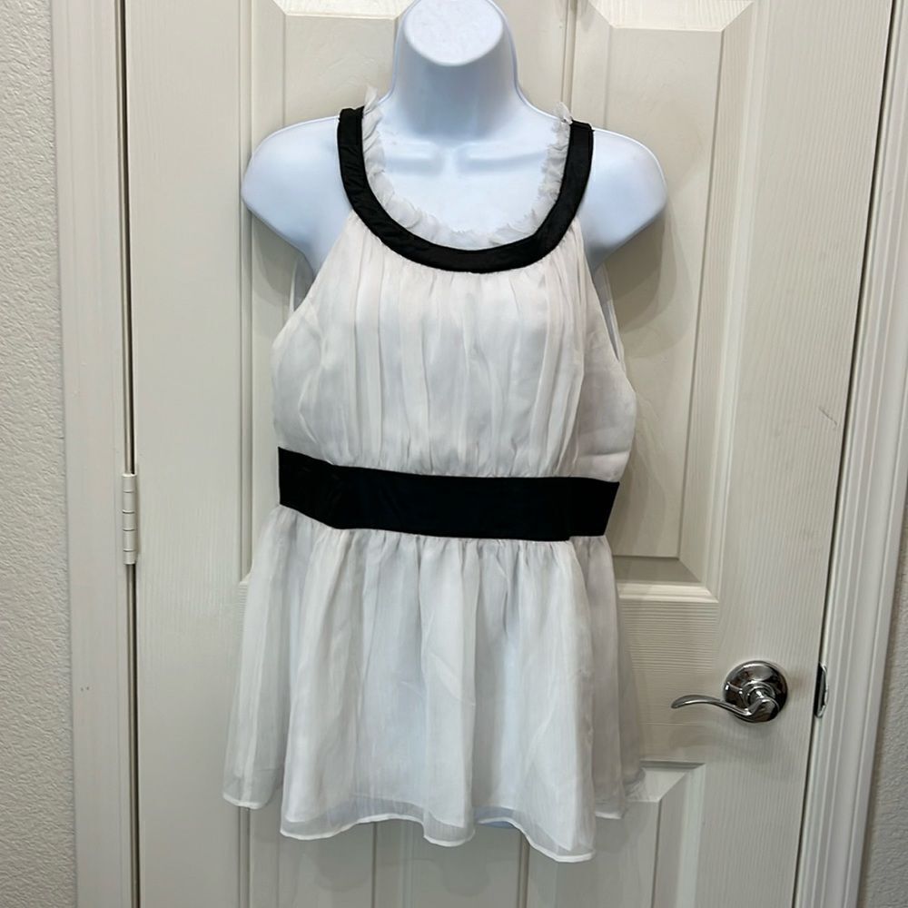 Crystal Candy Woman’s Top Sz Large  Scoop Neck Sleeveless Lined Keyhole Back